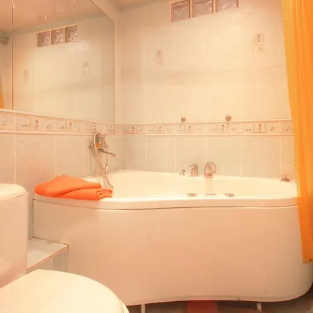 Apartament Studio With Jacuzzi Kuybyshava 34 *